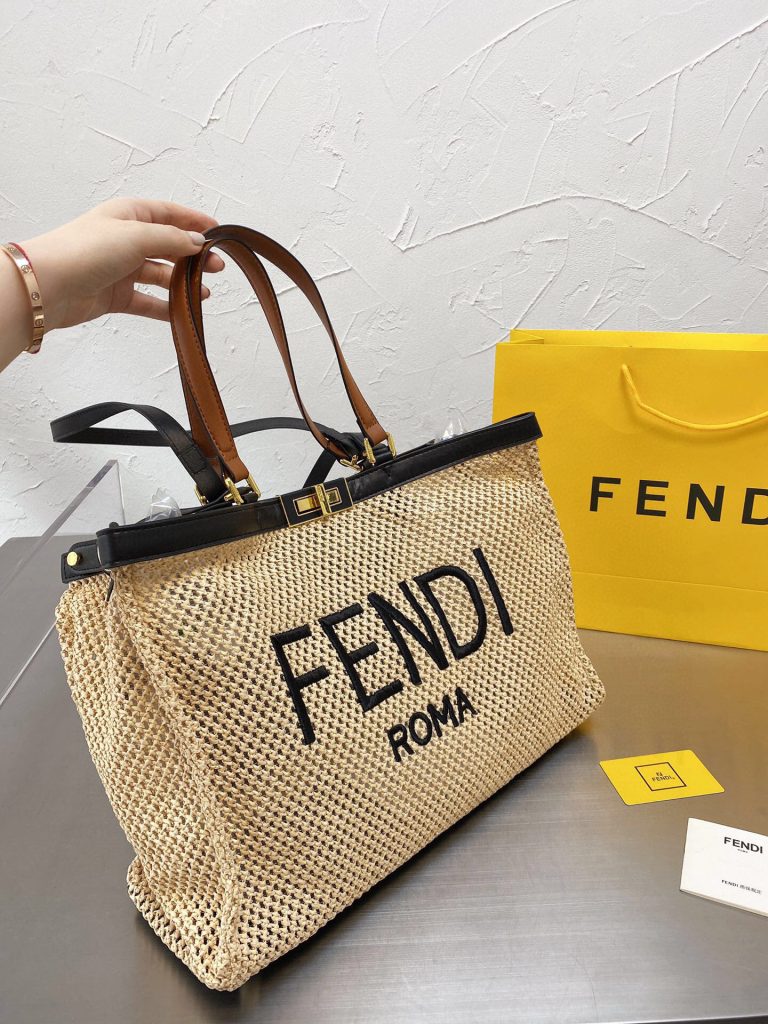 תיק-סל סרוג FENDI