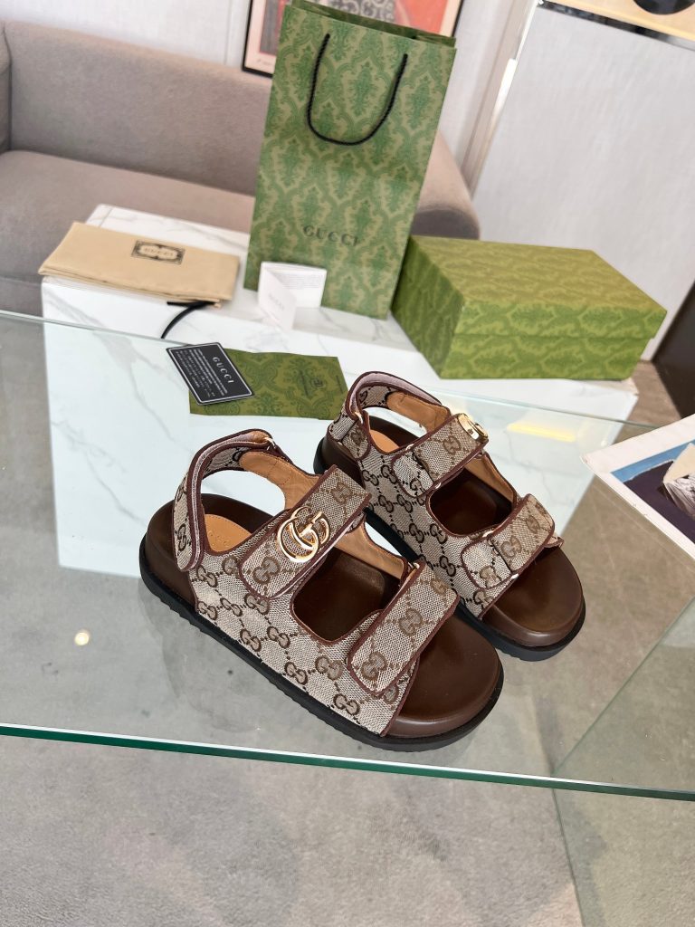 סנדלים GUCCI