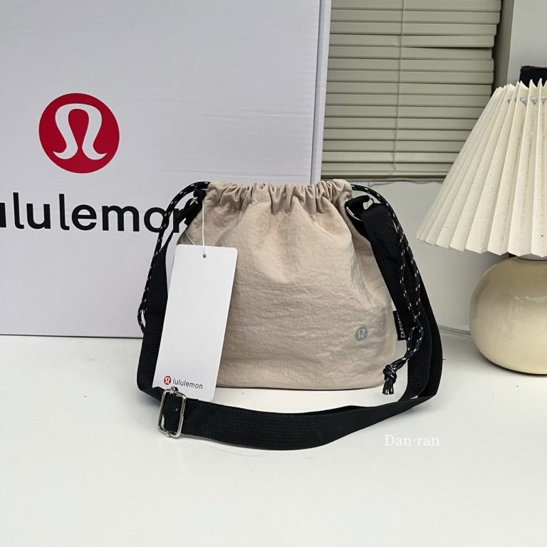 תיק LULULEMON