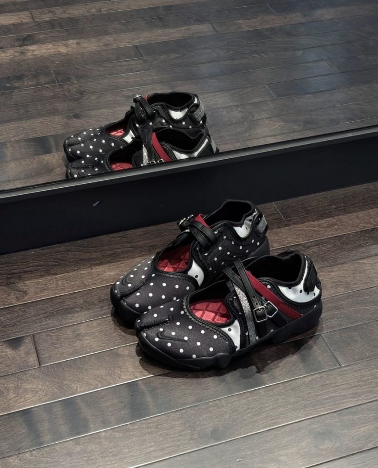 נייק AIR RIFT RB1
